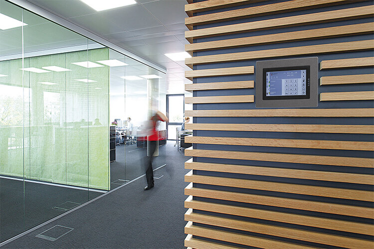 Alarmanlagen Bedienteil im Büro